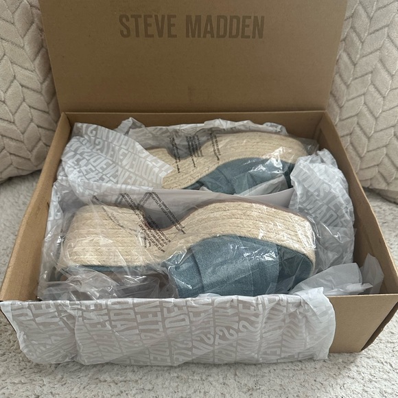 Steve Madden - New - Picture 1 of 5